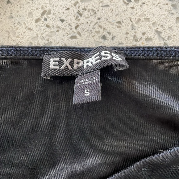 Express size small 2 pack tanks. Ivory and black - Picture 4 of 7